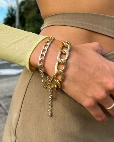 Fashion Shop - Layered Chain Gold Bracelet